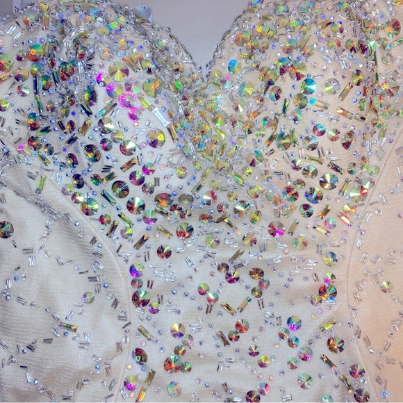 NWT GIGI DESIGNS BY LA FEMME PROM/WEDDING/EVENING DRESS - SIZE 6 - Picture 5 of 15